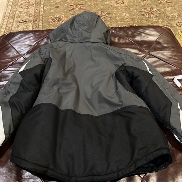 London Fog boy’s jacket. - Picture 6 of 13